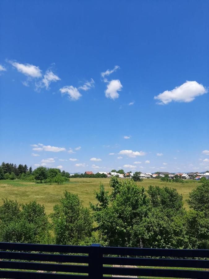 Elegant Inn Gospic Bagian luar foto