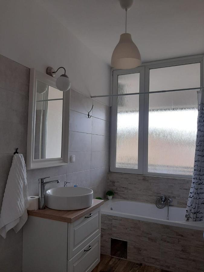 Elegant Inn Gospic Bagian luar foto