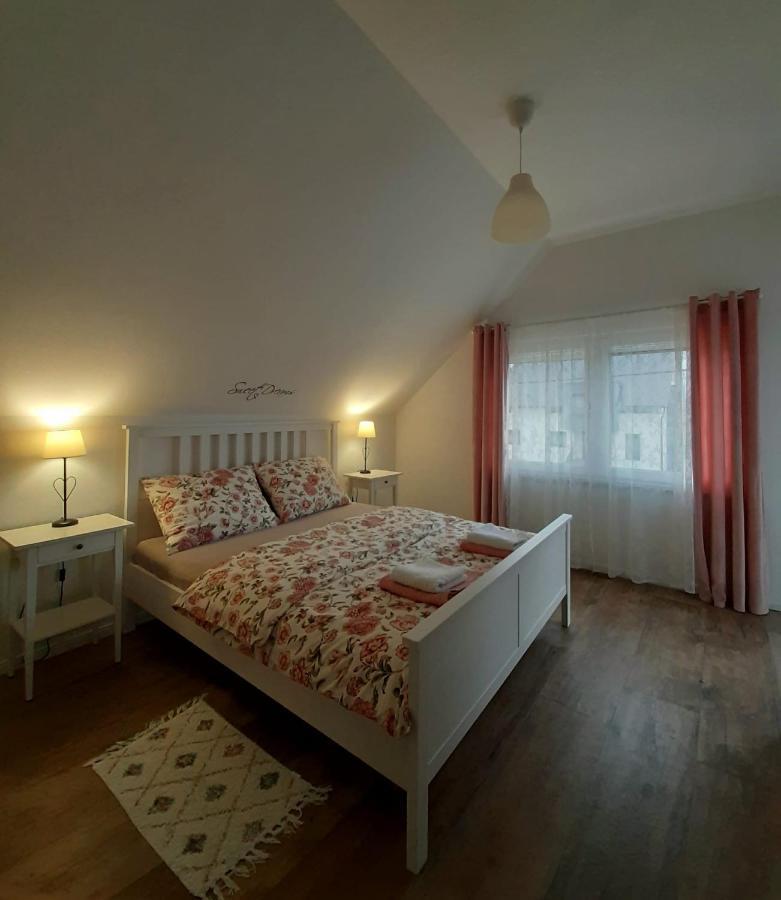 Elegant Inn Gospic Bagian luar foto